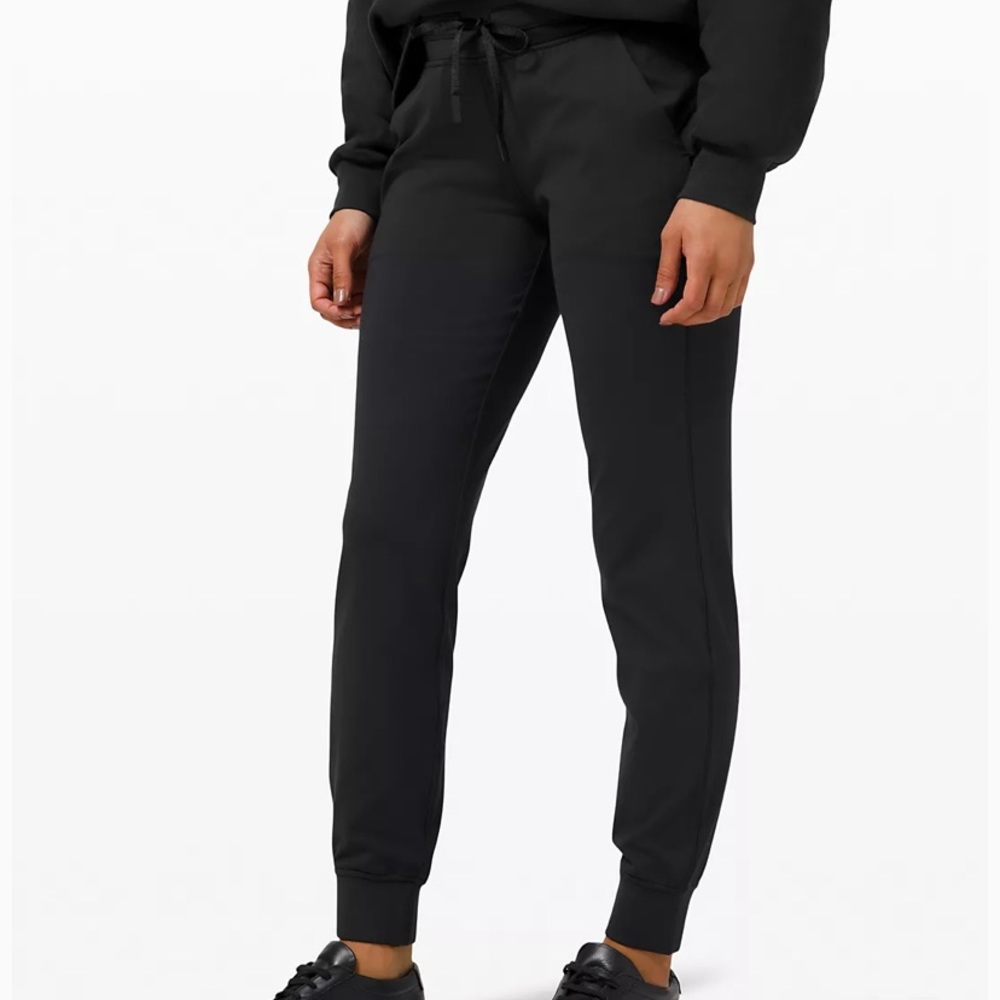 BNWT Lululemon Ready to Rulu jogger. Black size 4.